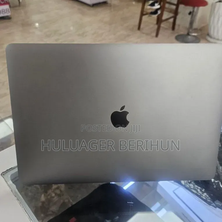 New Laptop Apple MacBook Pro 2018 16GB Intel Core i7 SSD 512GB