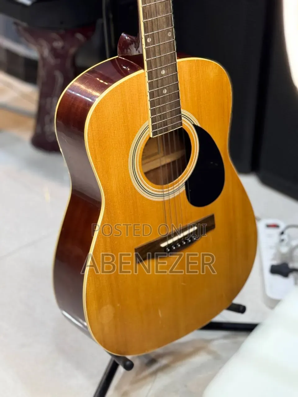 CONCERT MASTER Box Guitar