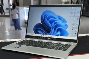 New Laptop HP EliteBook 830 G9 16GB Intel Core i5 SSD 512GB