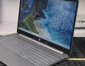 New Laptop HP Pavilion 14 8GB Intel Core i5 SSD 128GB