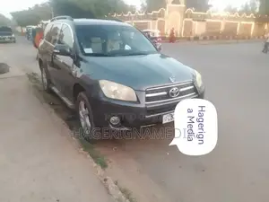 Toyota RAV4 2010 Black