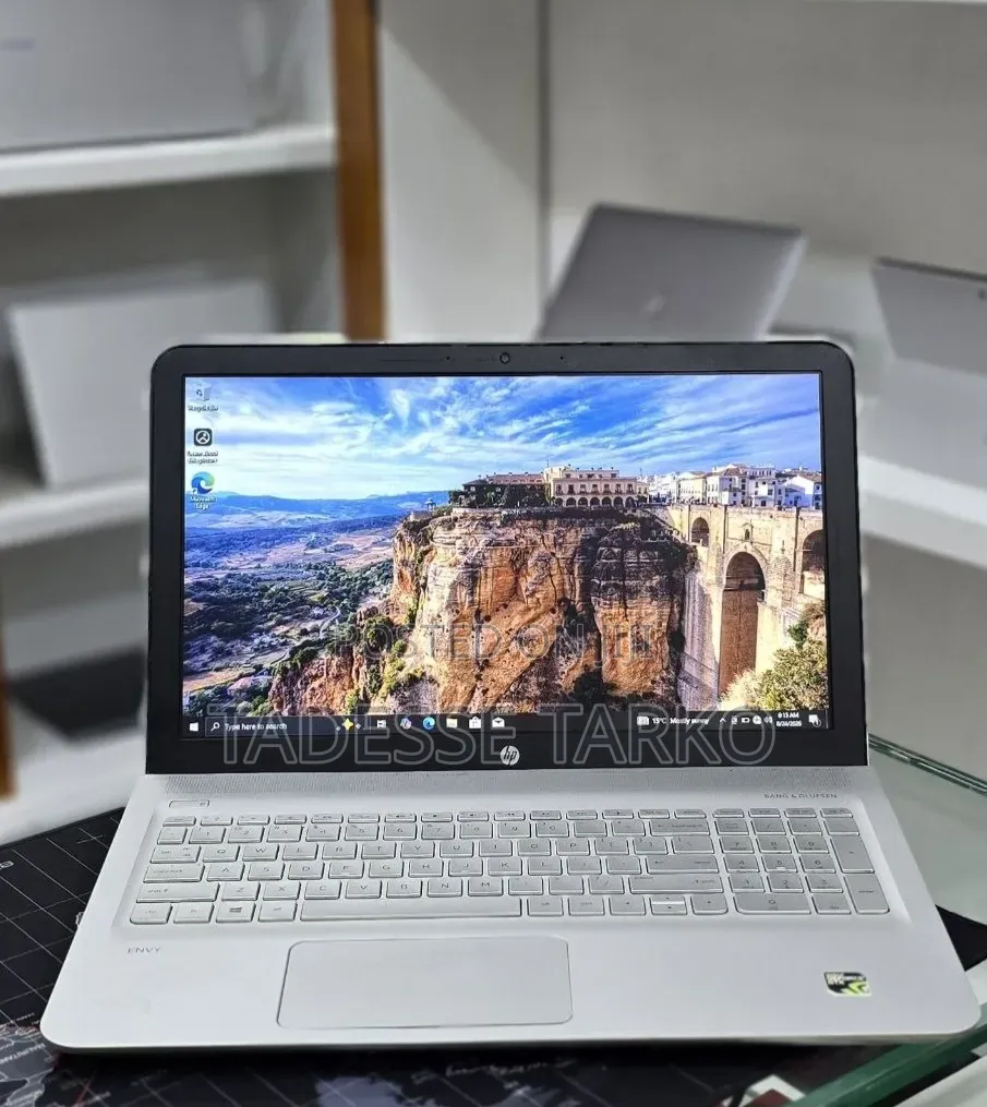 New Laptop HP Envy 15 12GB Intel Core i5 HDD+SSD 1T