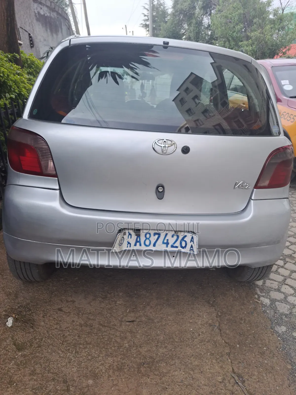 Toyota Vitz 2001 Silver