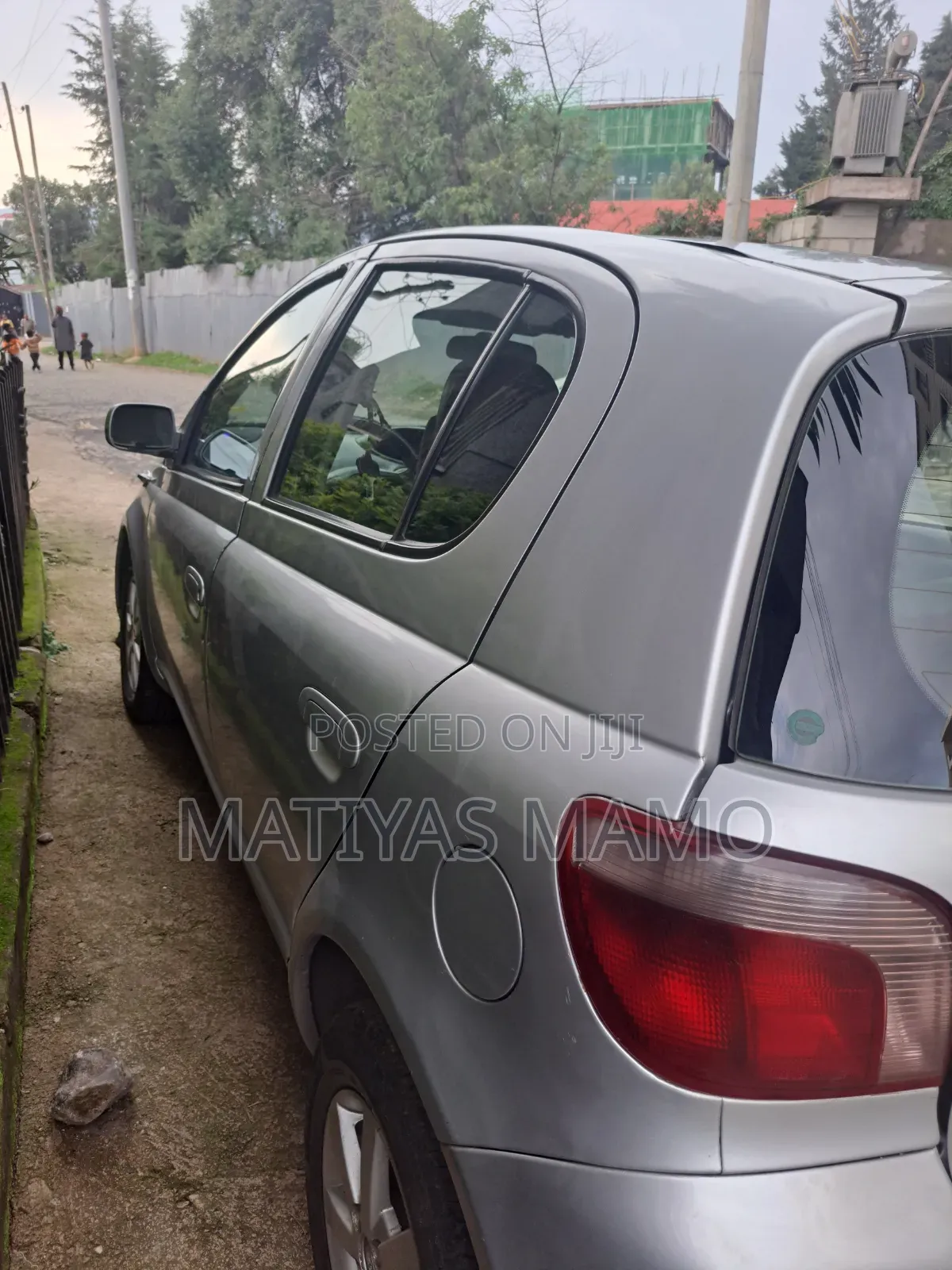 Toyota Vitz 2001 Silver