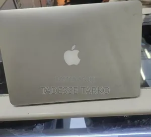 New Laptop Apple MacBook Pro 2015 8GB Intel Core i5 SSD 256GB