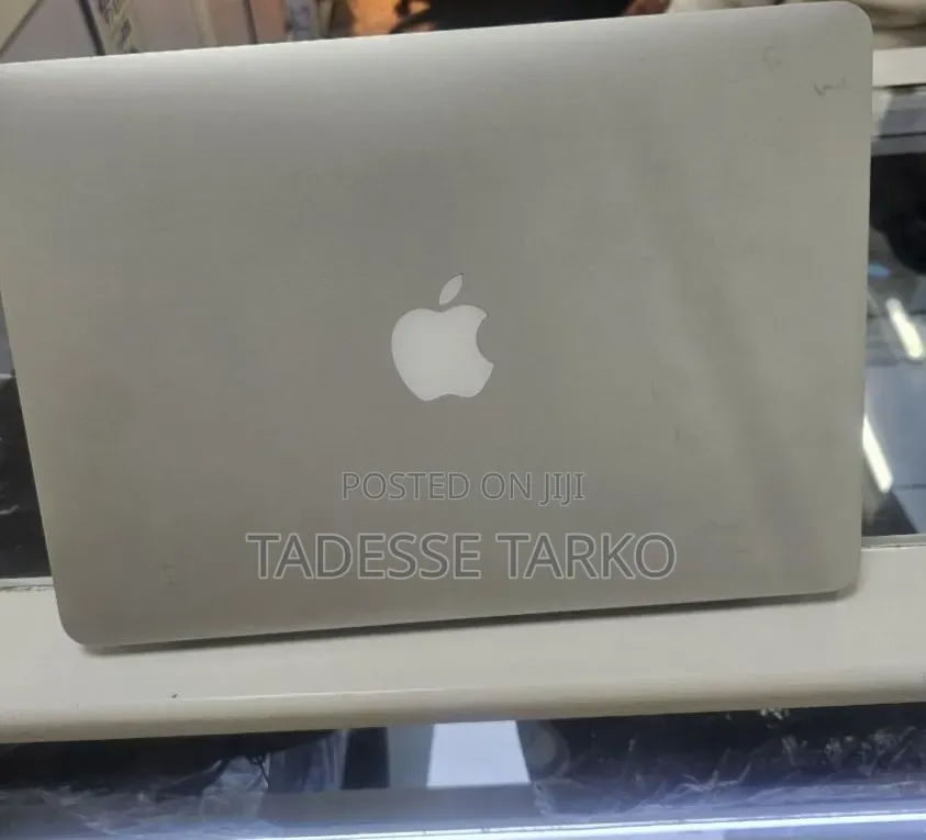 New Laptop Apple MacBook Pro 2015 8GB Intel Core i5 SSD 256GB
