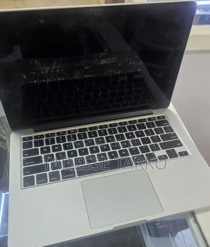 New Laptop Apple MacBook Pro 2015 8GB Intel Core i5 SSD 256GB