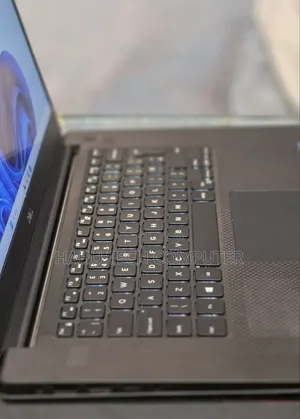 New Laptop Dell XPS 15 16GB Intel Core i5 SSD 512GB