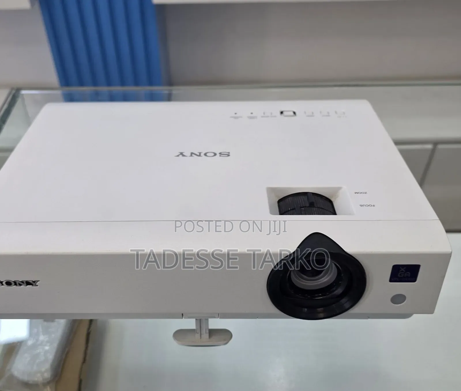 Sony DX102 Projector
