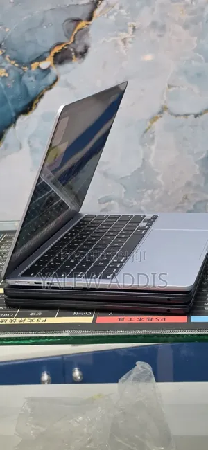New Laptop Apple MacBook Air 2025 M4 16GB Apple M4 SSD 256GB