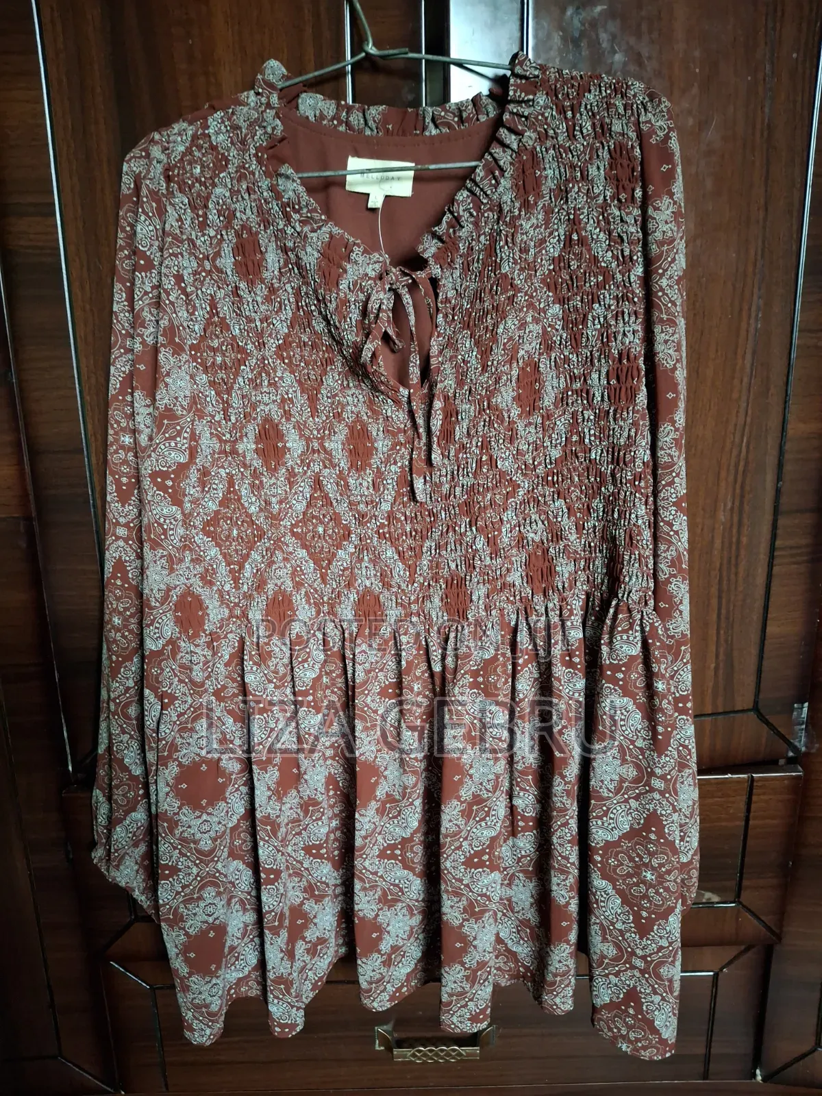 Used Like New Blouse. Size M,L.