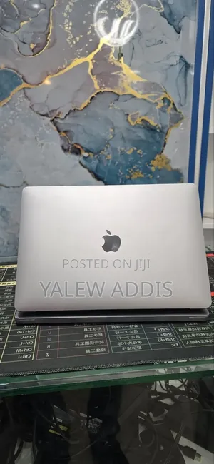 New Laptop Apple MacBook Air 2020 M1 8GB Apple M1 SSD 256GB