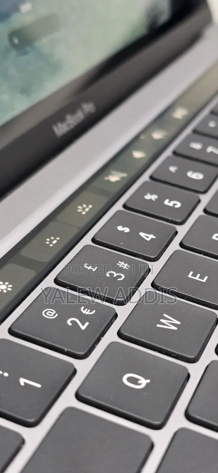New Laptop Apple MacBook Pro 2020 M1 8GB Apple M1 SSD 512GB