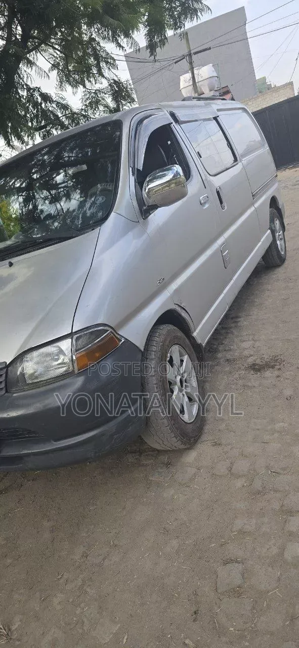Toyota Raum 2001 Gray