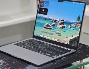 New Laptop Apple MacBook Air 2022 M2 16GB Apple M2 SSD 256GB