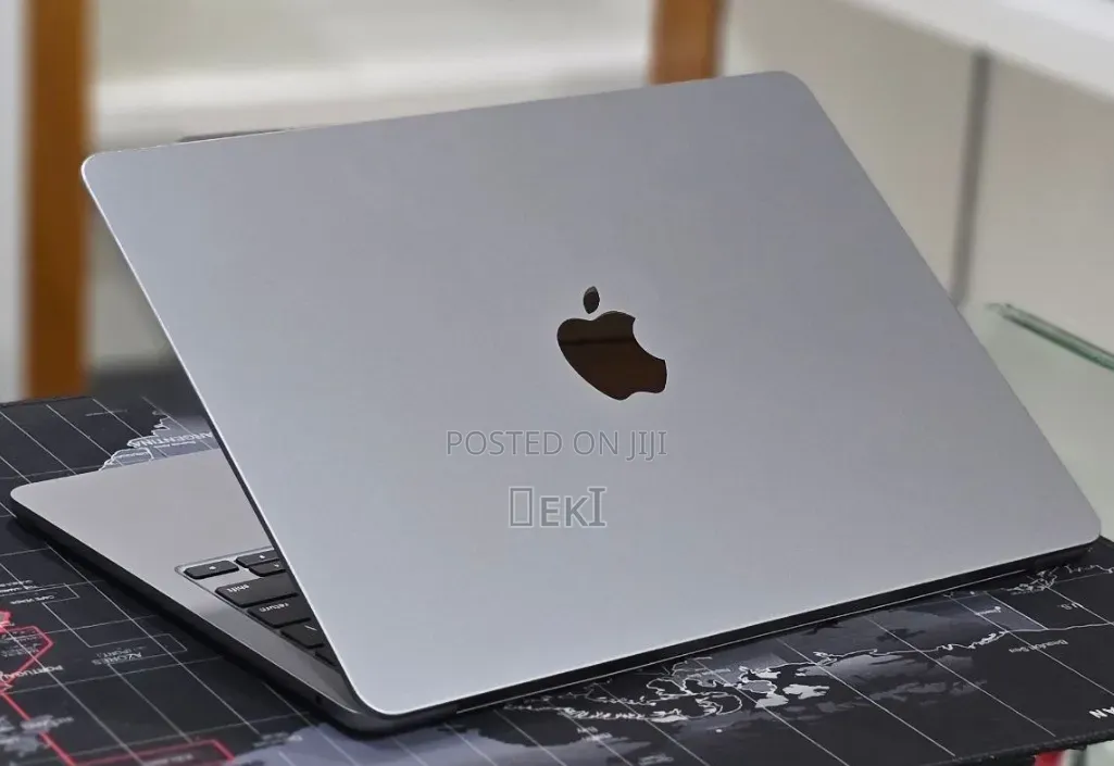 New Laptop Apple MacBook Air 2022 M2 16GB Apple M2 SSD 256GB