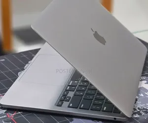 New Laptop Apple MacBook Pro 2022 M2 16GB Apple M2 SSD 512GB