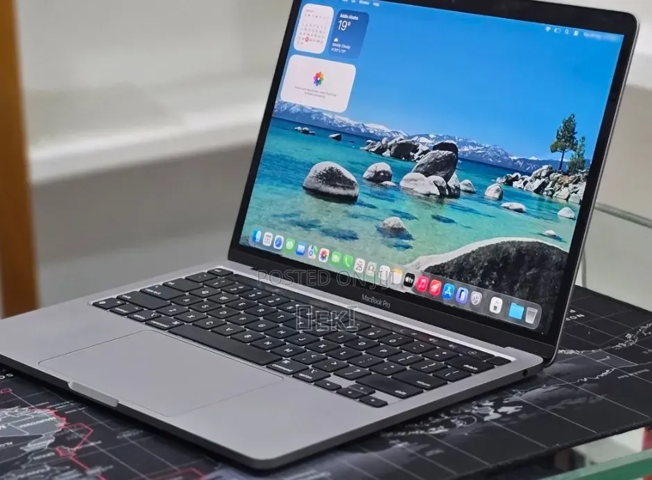 New Laptop Apple MacBook Pro 2022 M2 16GB Apple M2 SSD 512GB