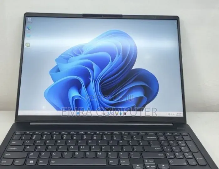 New Laptop Lenovo 16GB AMD Ryzen 7 SSD 512GB