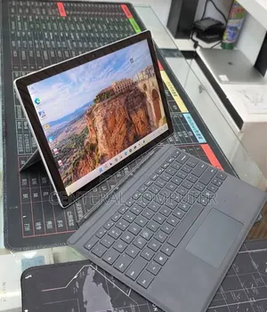 New Laptop Microsoft Surface Pro 8 16GB Intel Core i7 SSD 256GB