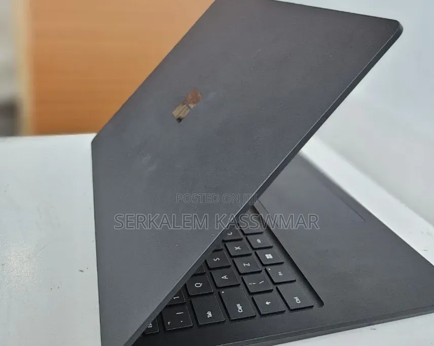 New Laptop Microsoft Surface Laptop 4 16GB Intel Core i7 SSD 512GB
