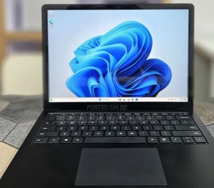 New Laptop Microsoft Surface Laptop 4 16GB Intel Core i7 SSD 512GB