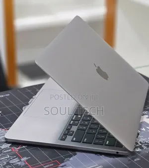 New Laptop Apple MacBook Pro 2022 M2 16GB Apple M2 SSD 512GB