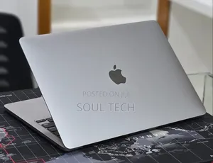 New Laptop Apple MacBook Pro 2022 M2 16GB Apple M2 SSD 512GB