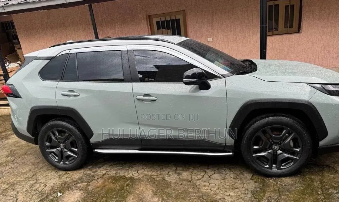 New Toyota RAV4 2022 White