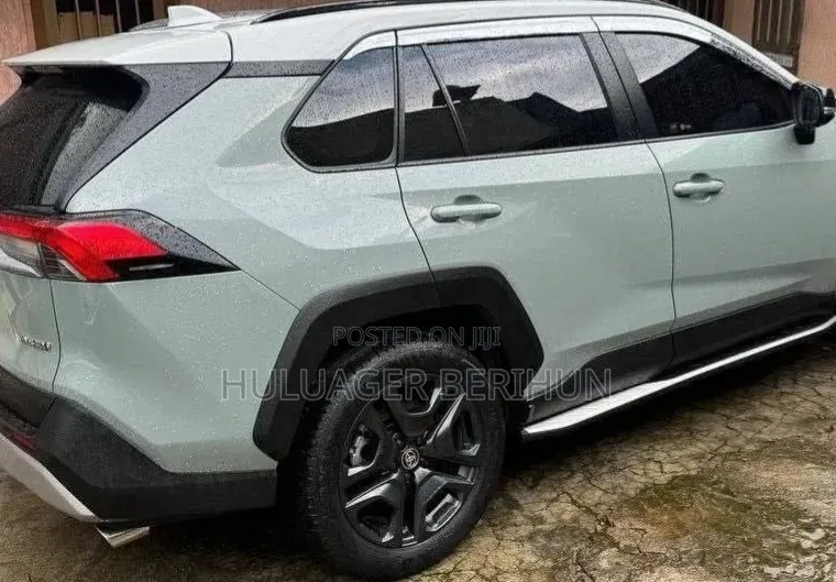 New Toyota RAV4 2022 White