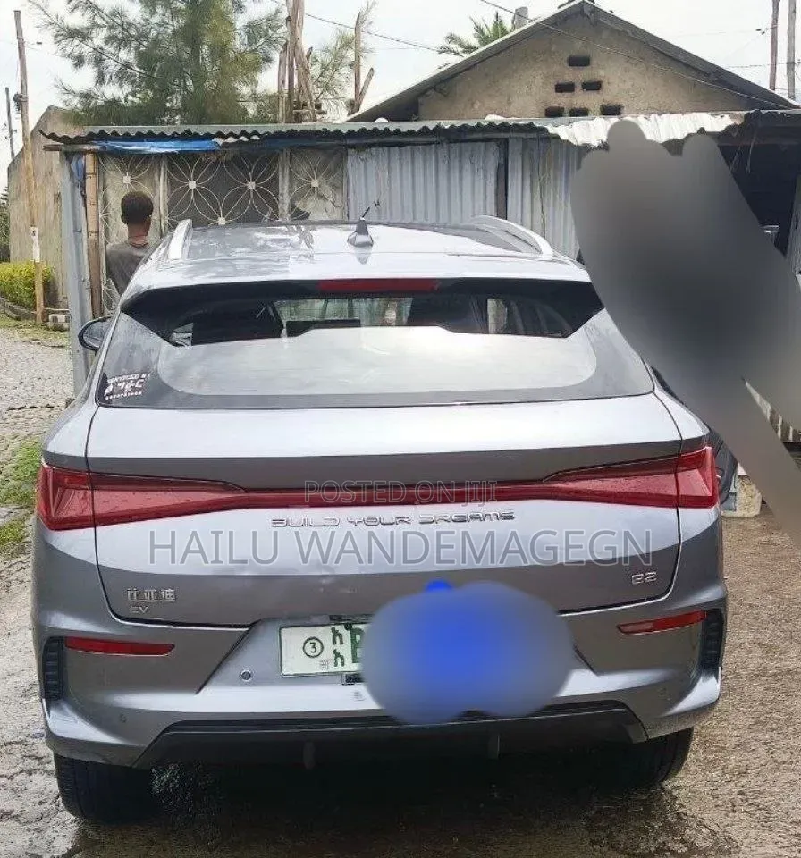 New BYD E2 43 kWh 94 hp FWD 2025 Gray