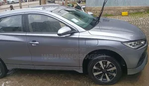 New BYD E2 43 kWh 94 hp FWD 2025 Gray