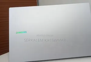 New Laptop Samsung Galaxy Book4 8GB Intel Core i5 SSD 512GB