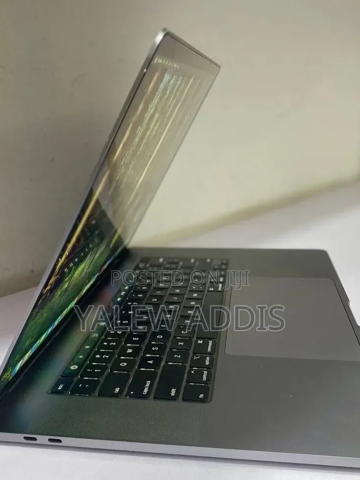 New Laptop Apple MacBook Pro 2019 16GB Intel Core i9 SSD 1T