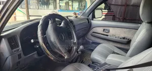 Toyota Hilux 2004 Black