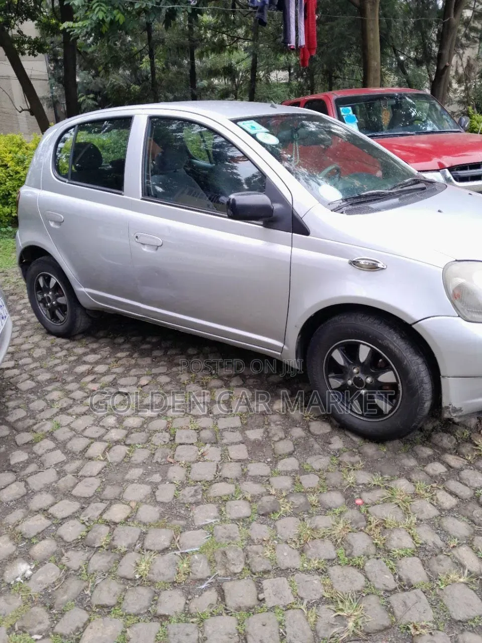 Toyota Vitz 2001 Silver
