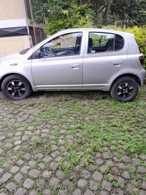 Toyota Vitz 2001 Silver