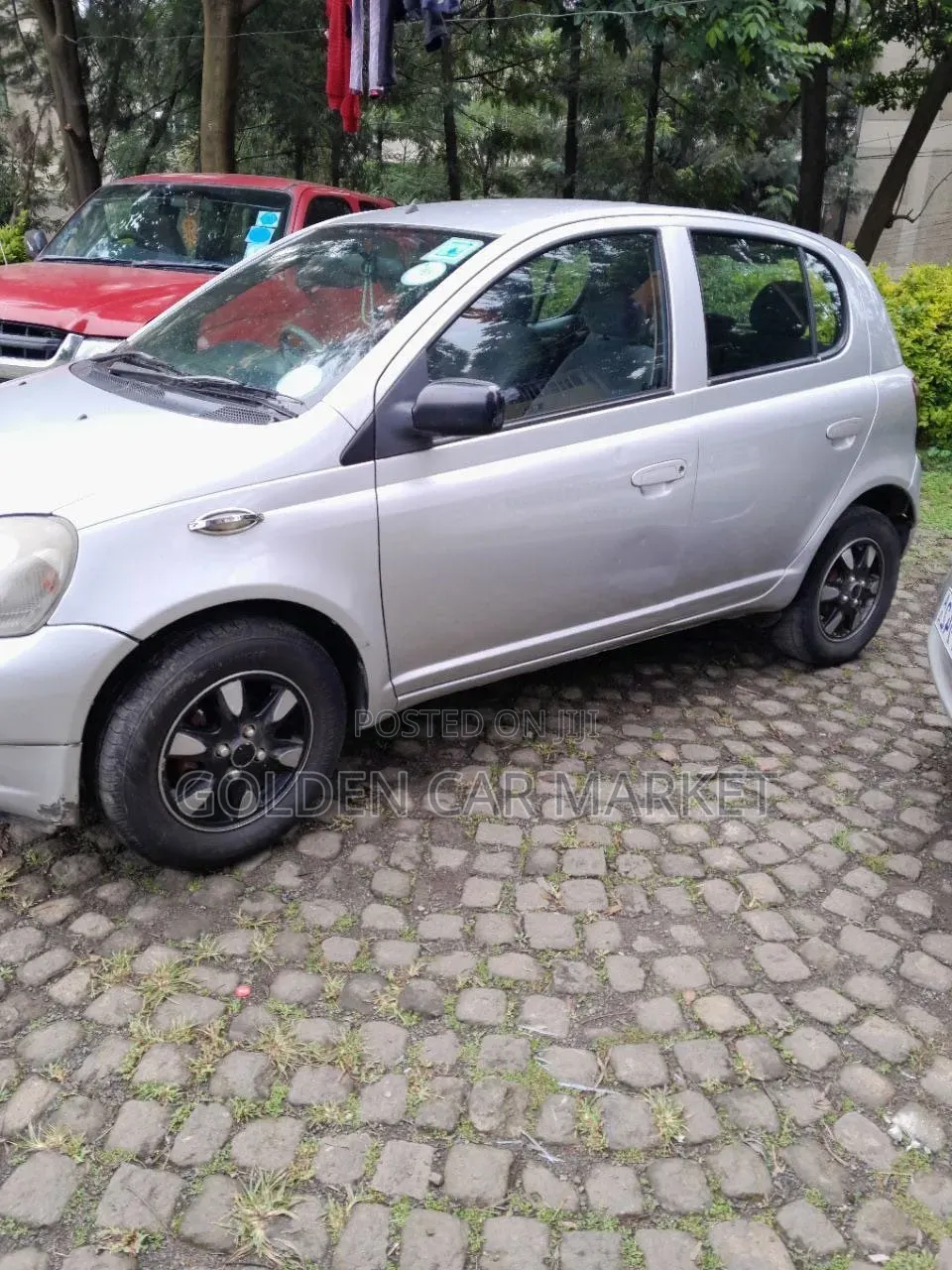 Toyota Vitz 2001 Silver
