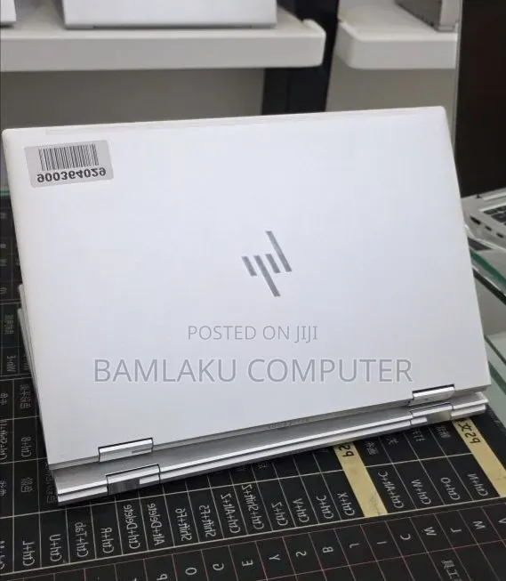 New Laptop HP EliteBook 830 G8 16GB Intel Core i7 SSD 512GB