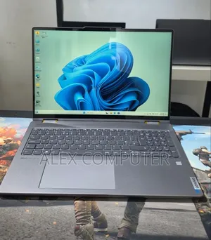 New Laptop Lenovo 16GB AMD Ryzen 7 SSD 512GB