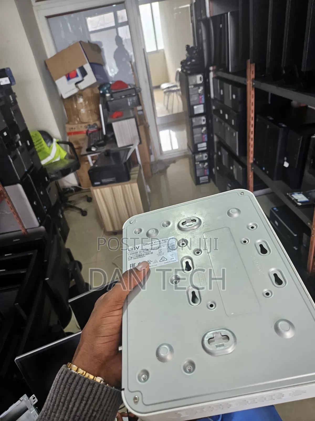 UNV Uniview  8-Channel PoE Network Video Recorder(NVR)
