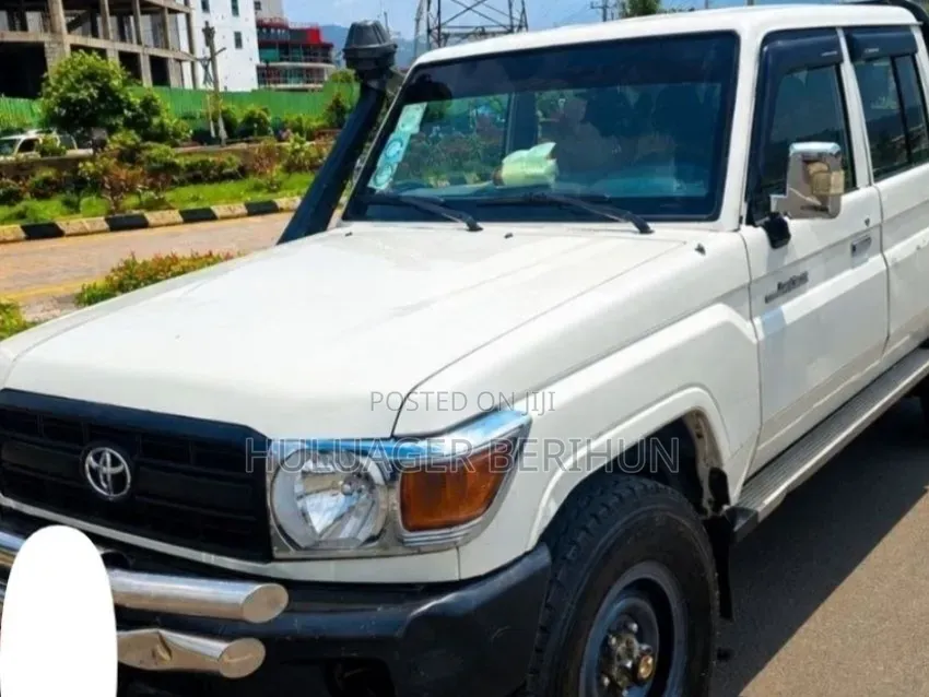 Toyota Land Cruiser 2019 White