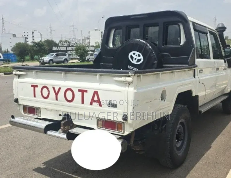 Toyota Land Cruiser 2019 White