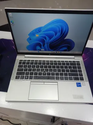 New Laptop HP EliteBook 840 G8 16GB Intel Core i5 SSD 512GB