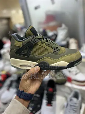 Air Jordan 4 Retro SE Craft