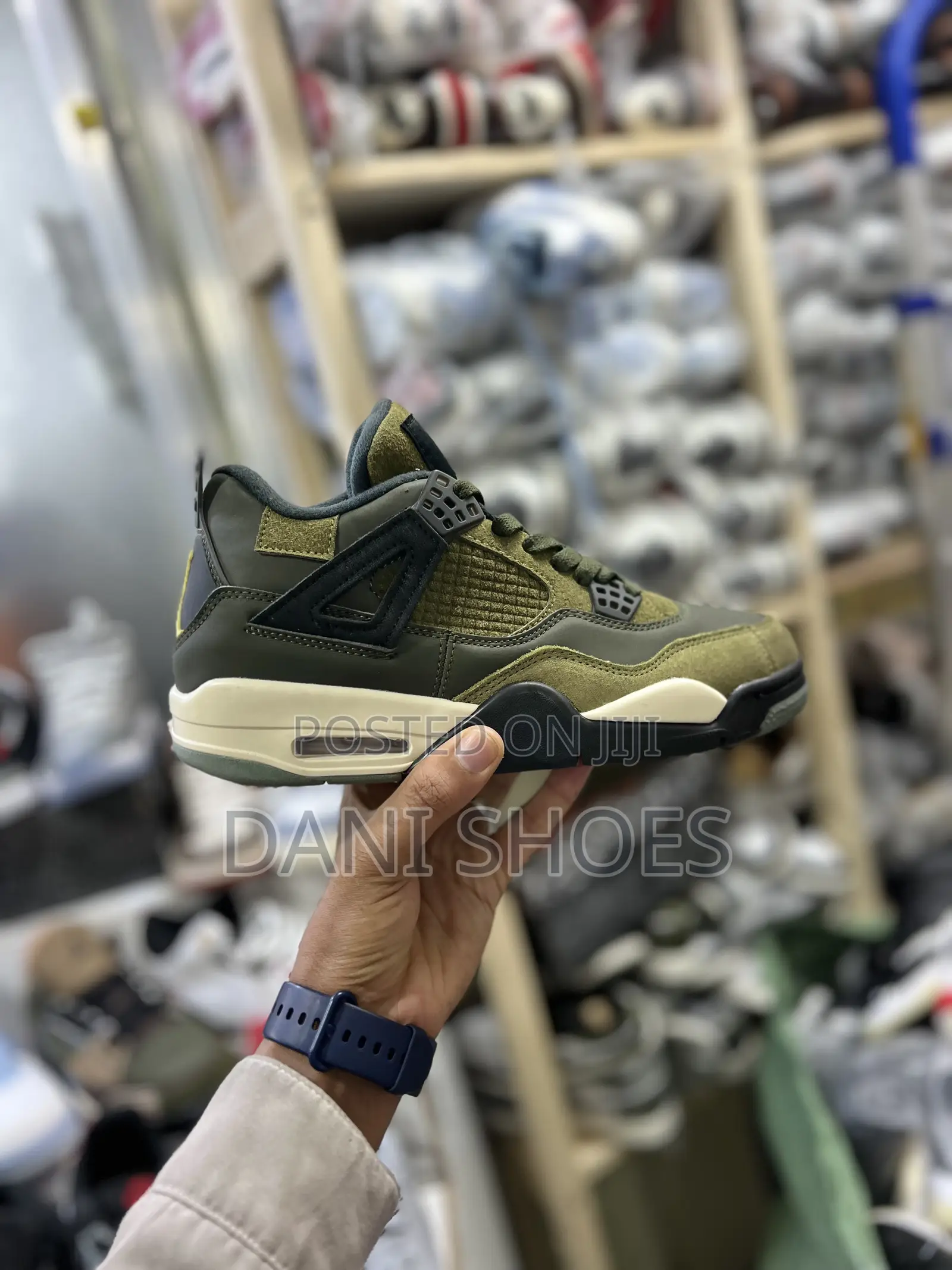Air Jordan 4 Retro SE Craft