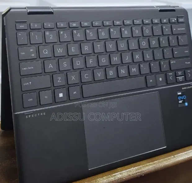 New Laptop HP Spectra 13 16GB Intel Core i7 SSD 512GB