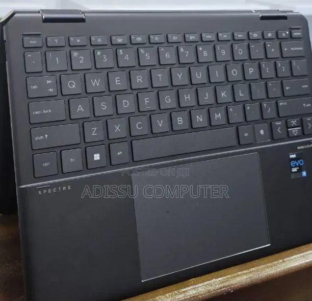 New Laptop HP Spectra 13 16GB Intel Core i7 SSD 512GB