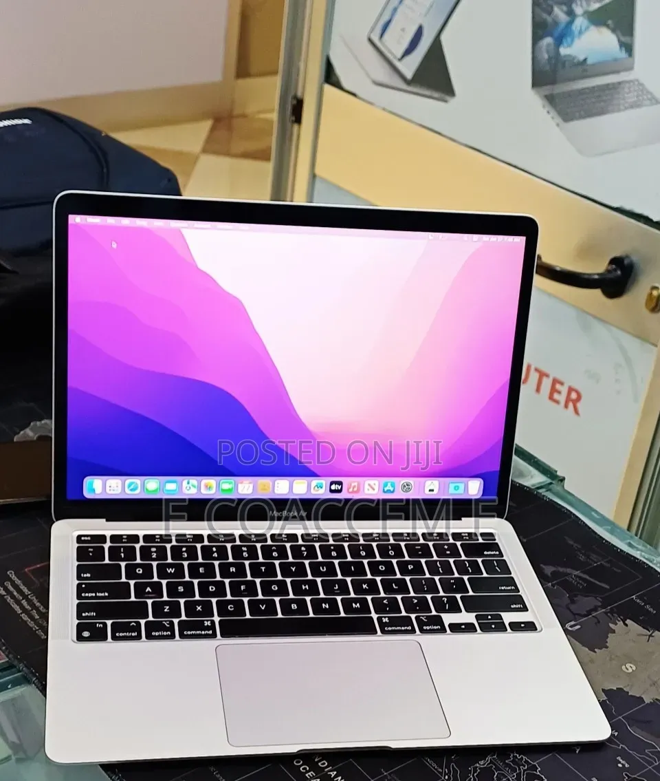 New Laptop Apple MacBook 16GB Apple M1 SSD 512GB