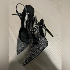 Black Pointed-Toe  Heels,